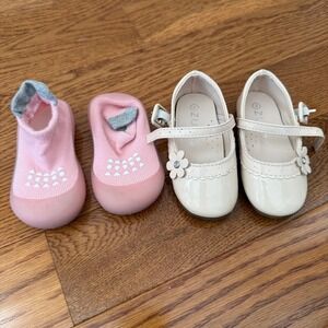 Baby Girls Shoes & Socks‎ Set 2 Piece Pink Socks Beige Flats Size 4
